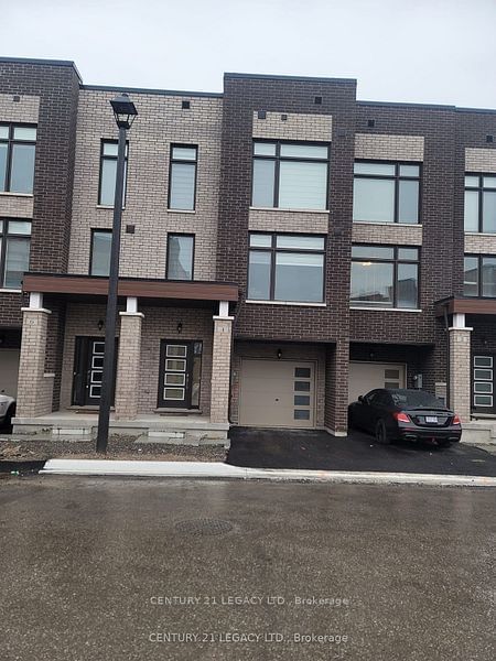 4 Queenpost Drive