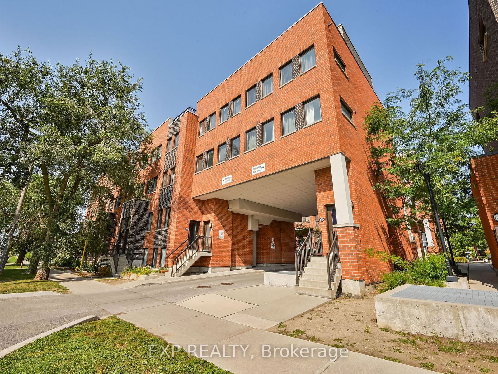 Building in 68 Winston Park Boulevard