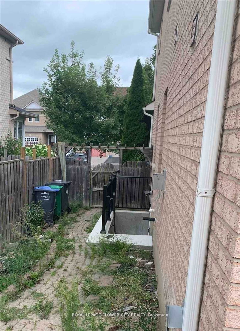 Legal Basement - 7227 Para Pl, Mississauga, L5W 1K4 | Image 3