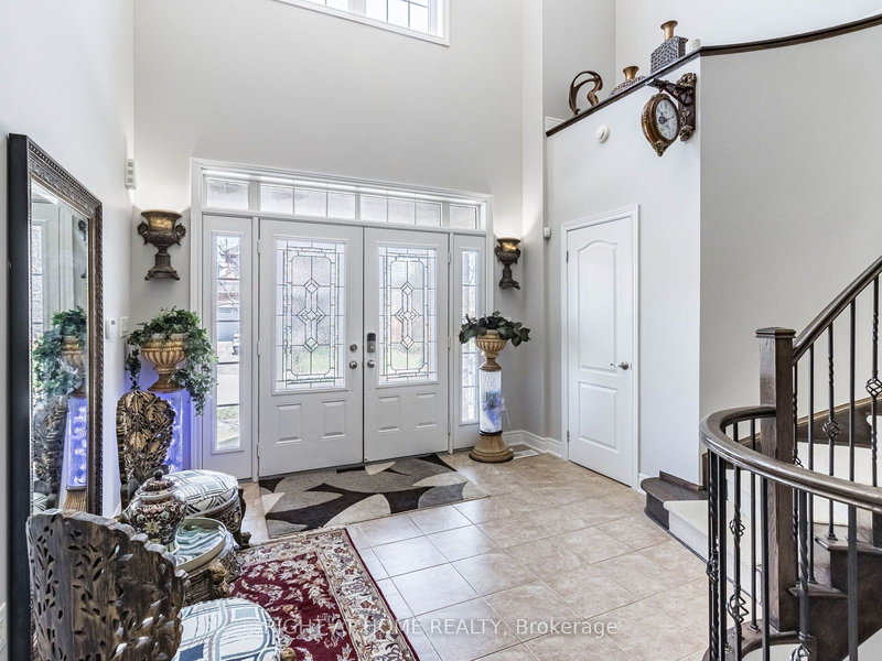 2340 Thruxton Dr, Oakville, L6H 0C5 | Image 3