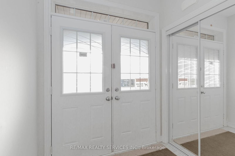 20 Blackberry Valley Cres, Caledon, L7C 3Z7 | Image 3