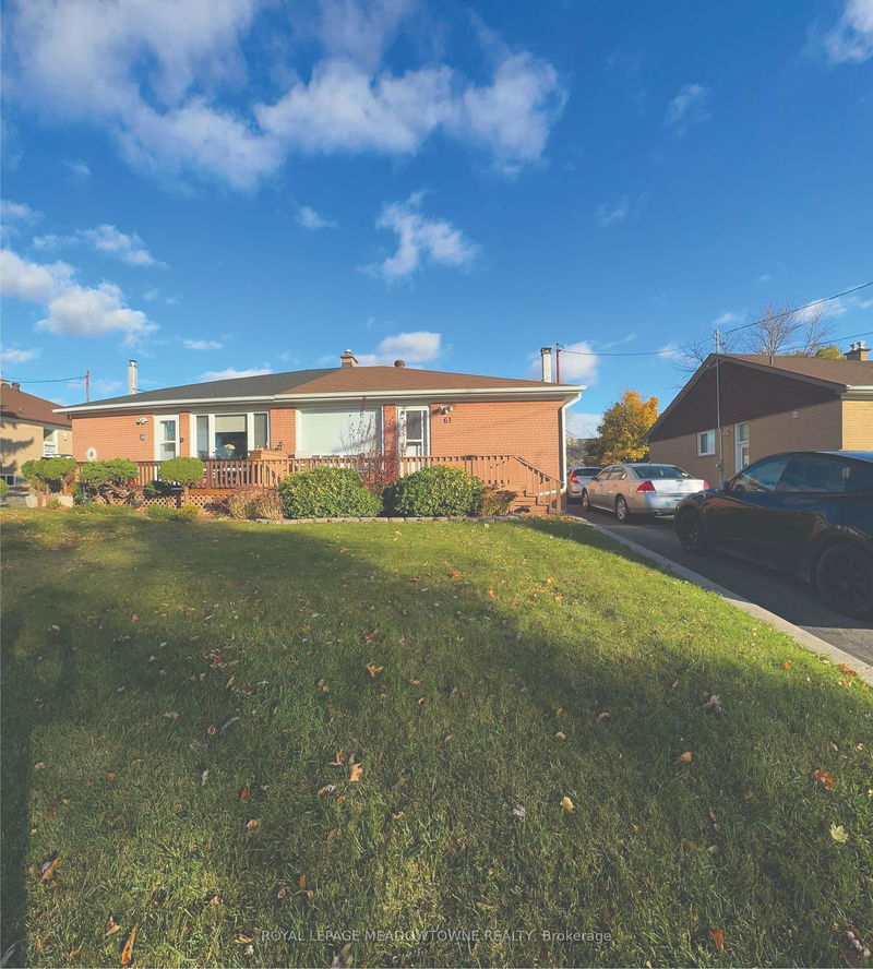 home for lease on 61 Raylawn Crescent