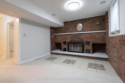 Unit Bsmt — 4233 Greybrook Crescent — photo 3