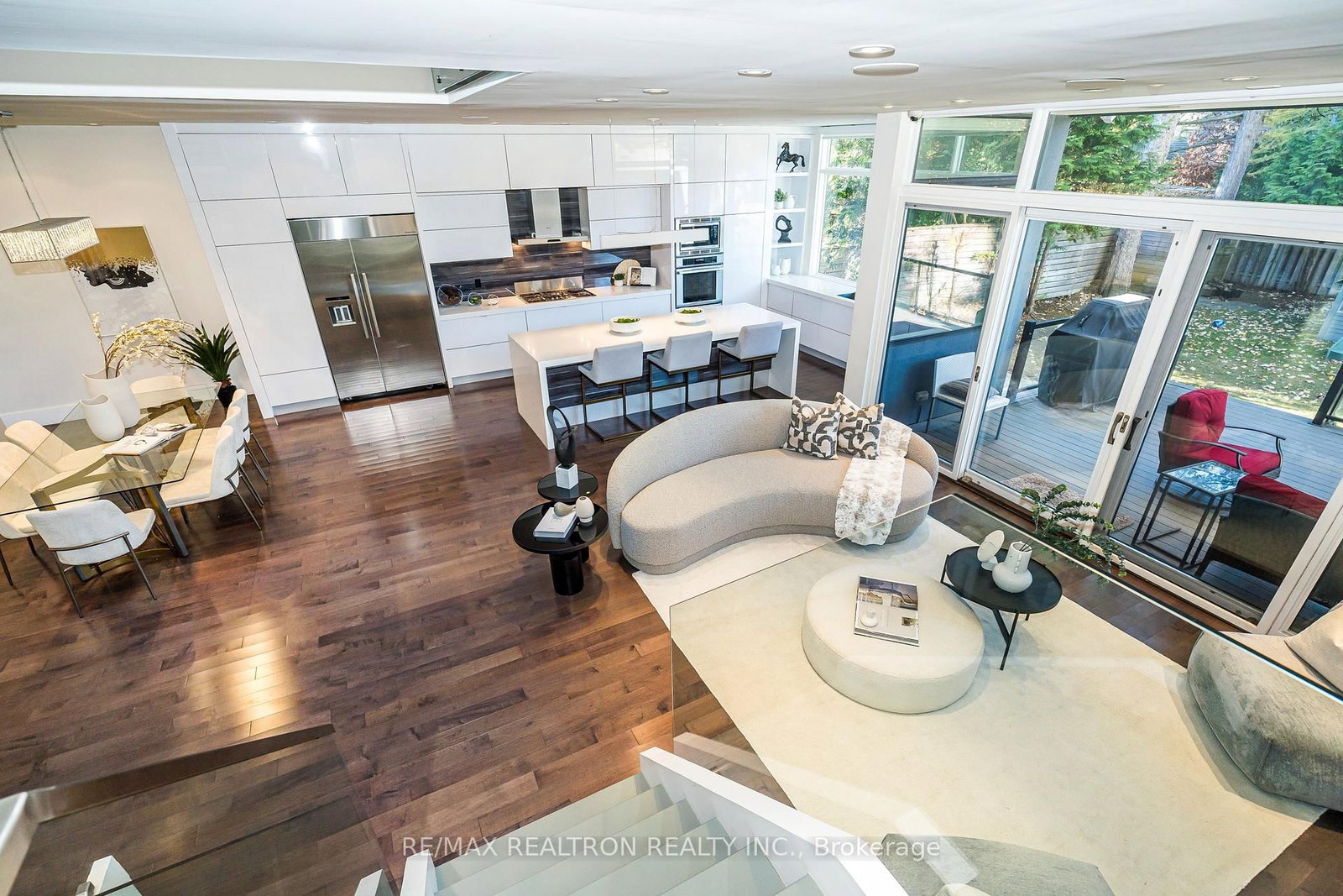 Listing Image 9