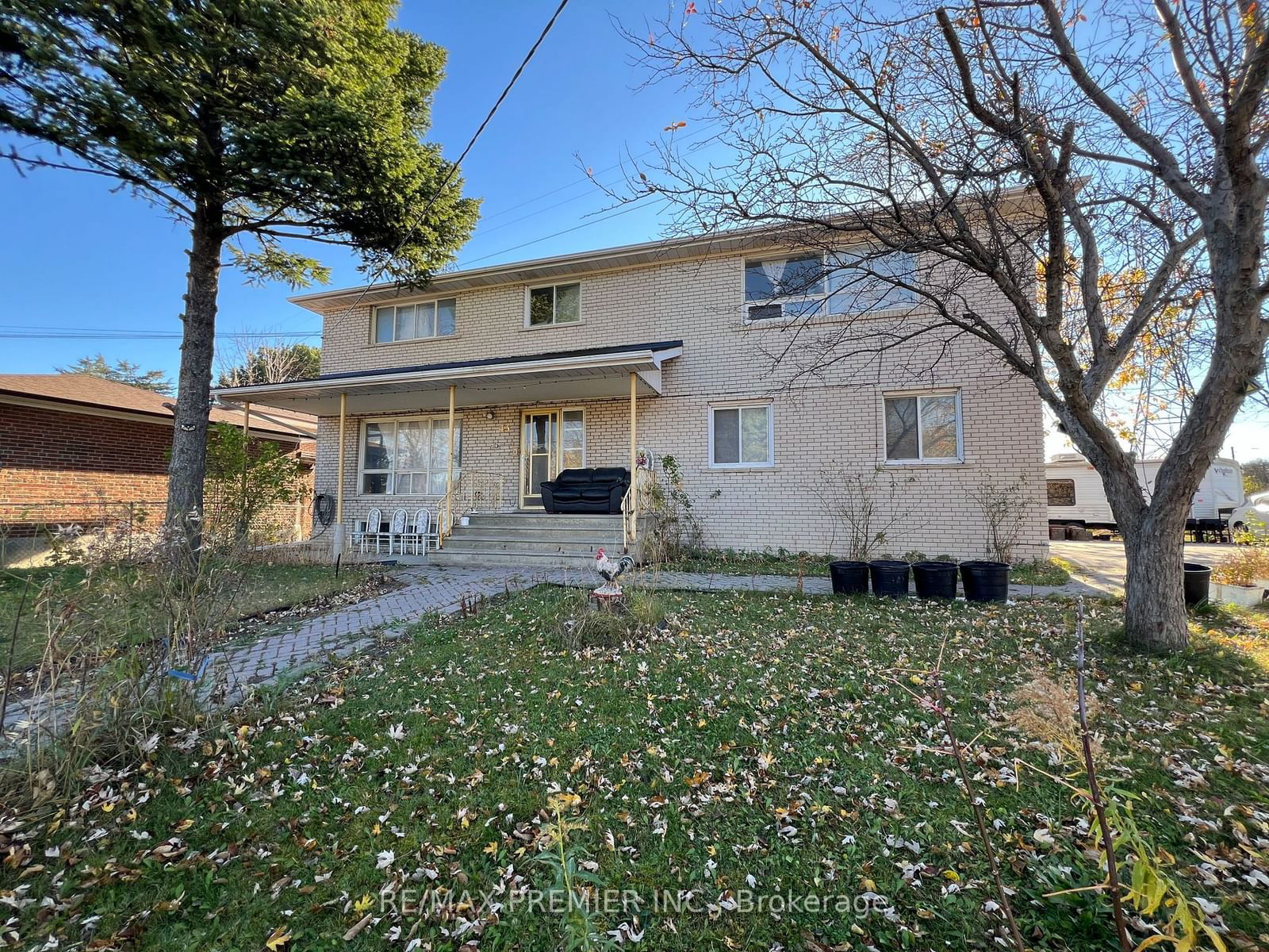 Building in 43 Tobermory Drive