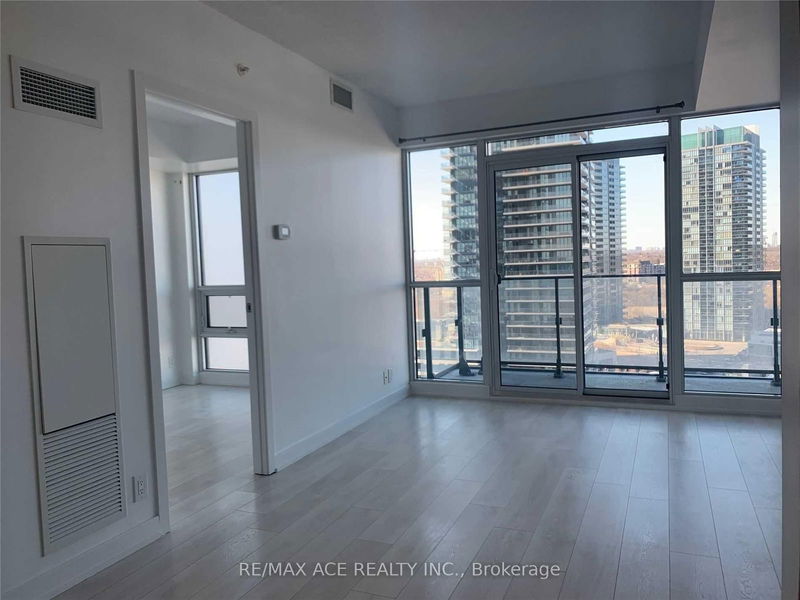 home for lease on 1805-2200 Lake Shore Boulevard W