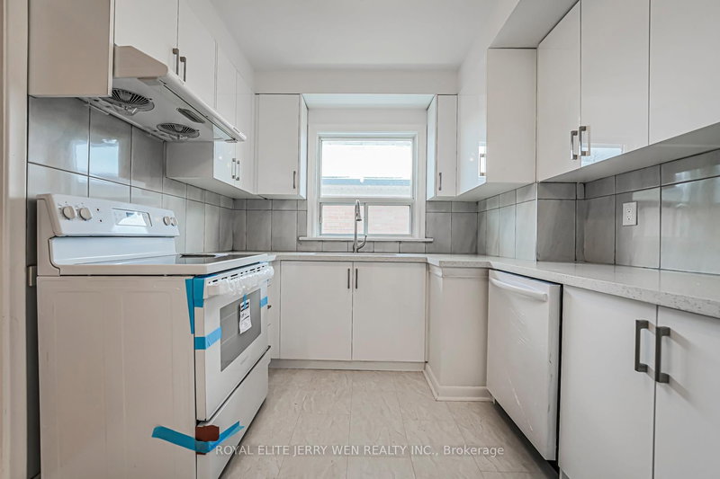 Upper - 12 North Heights Rd, Toronto, M9B 2T1 | Image 2