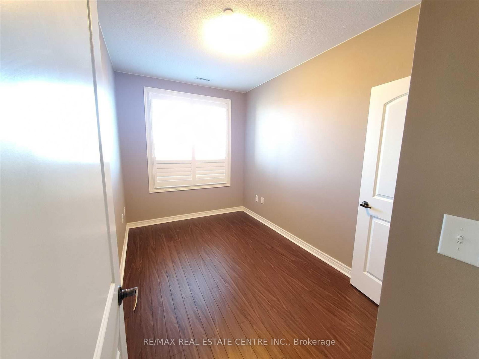 383 Main Street E, Unit 315 - Photo 12