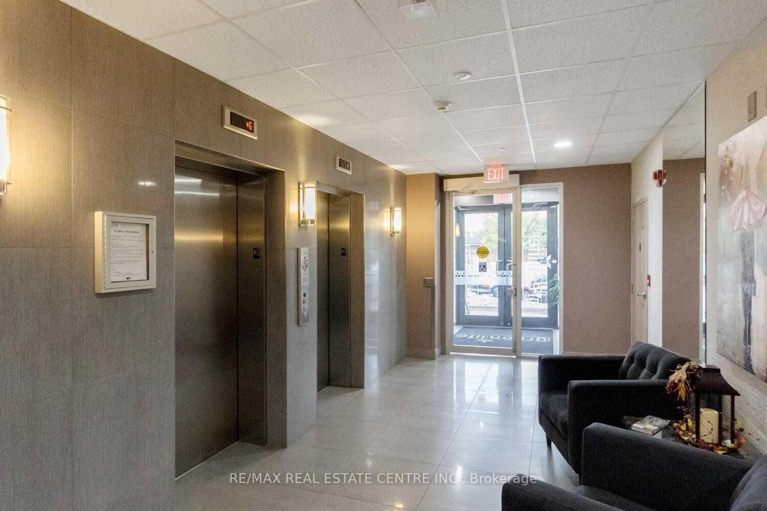 383 Main Street E, Unit 315 - Photo 4