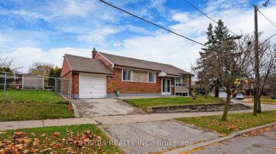 Detached House sold at 2 Garside Crescent, Toronto, Brookhaven-Amesbury, M6M 2Z6 - MLS: W10420303