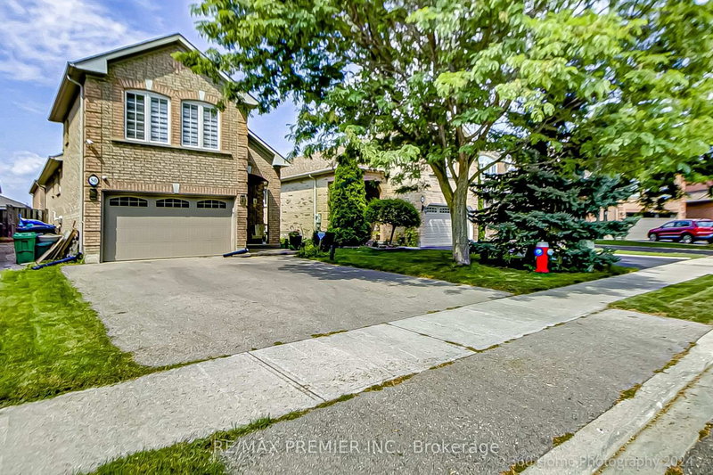 50 Sunny Glen Cres, Brampton, L7A 2C6 | Image 3