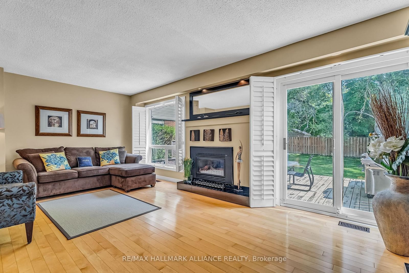 Listing Image 7