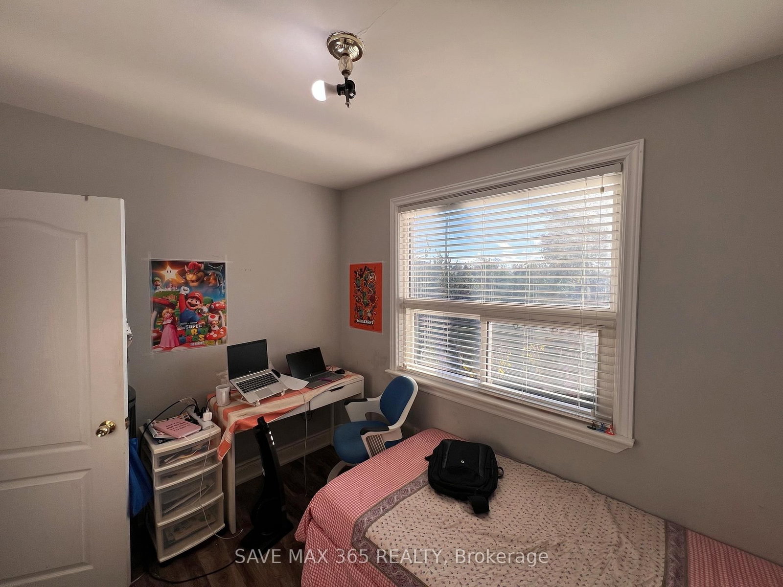 Listing Image 19