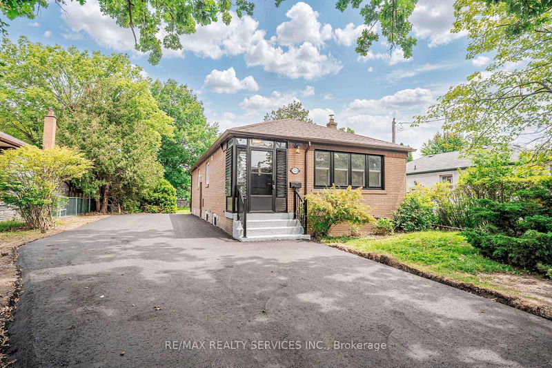 home for sale on 124 Mcmurchy Avenue S