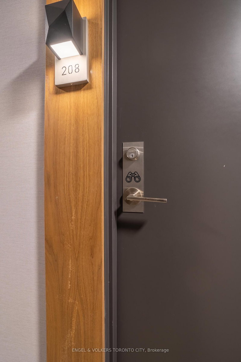 208 - 25 Neighbourhood Lane, Toronto, M8Y 0C4 | Image 2