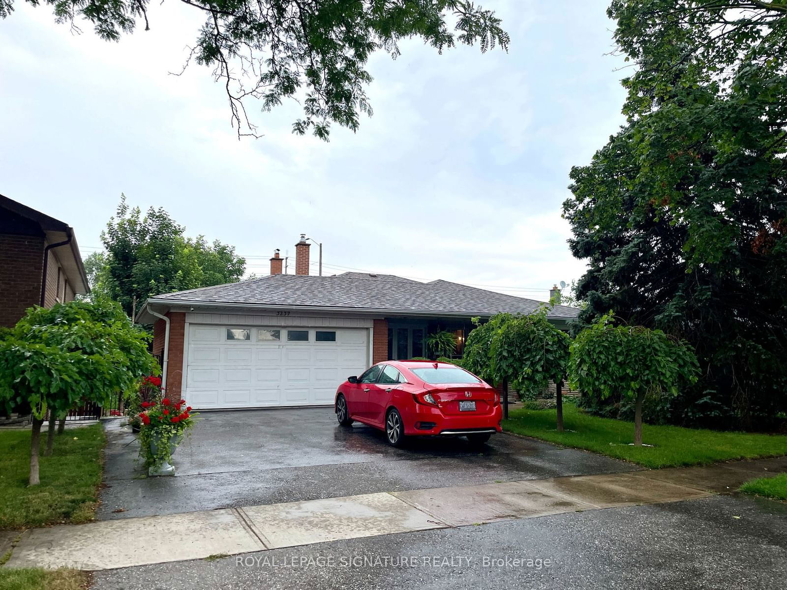 Detached House leased at 3237 Grassfire Crescent, Mississauga, Applewood, L4Y 3J8 - MLS: W10422241