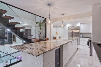 1401 BRIDGESTONE Lane, Mississauga - Clarkson image-0-3