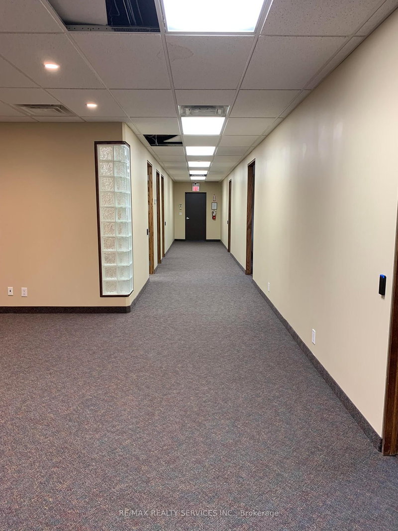 2100 South Sheridan Way, Mississauga, L5J 2M4 | Image 2