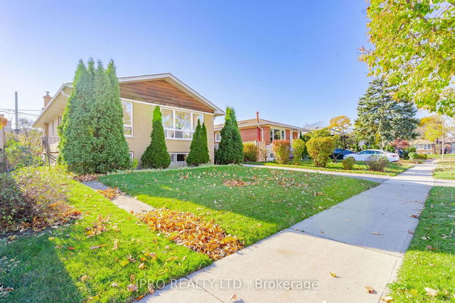 36 Summerfield Crescent