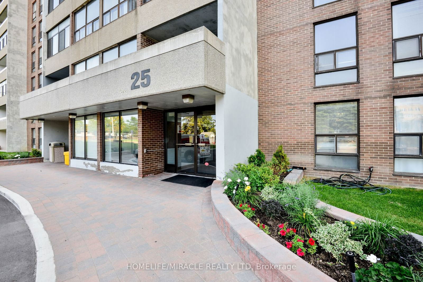 Condo sold at 410-25 KENSINGTON Road, Brampton, Queen Street Corridor, L6T 3W8 - MLS: W10425980