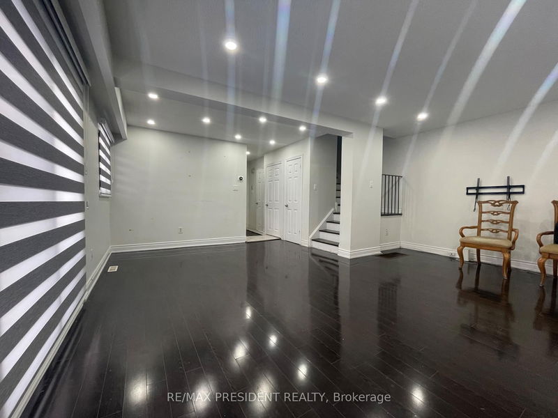 home for sale on 115-16 Litchfield Court
