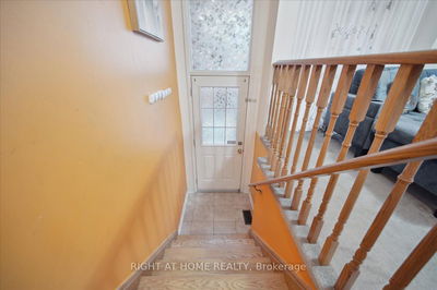 163 Torbarrie Rd, Toronto - Downsview-Roding-CFB image-0-4