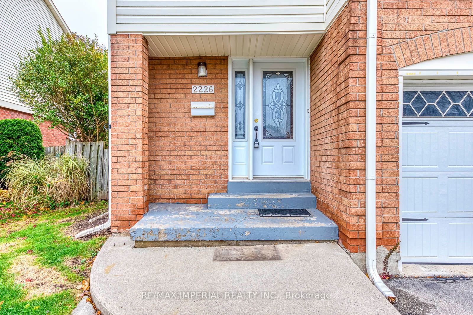 Semi-Detached House leased at 2226 Munns Avenue, Oakville, River Oaks, L6H 3M6 - MLS: W10427398