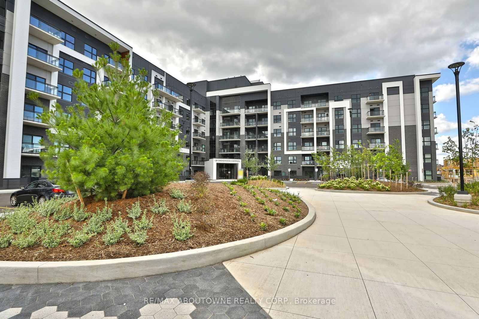 Condo leased at 117-128 Grovewood Common, Oakville, Rural Oakville, L6H 0X3 - MLS: W10427508