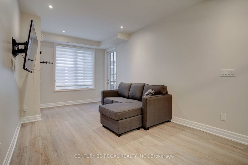 512 - 657 Cricklewood Dr, Mississauga, L5G 0B8 | Image 3