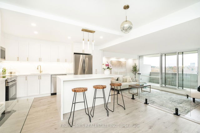 1313 - 250 Scarlett Road