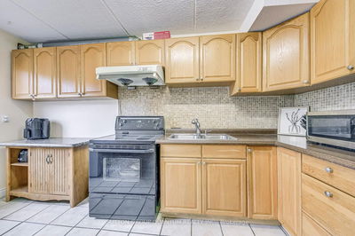 Unit 105 — 180 Mississauga Valley Blvd, Mississauga - Mississauga Valleys image-0-3