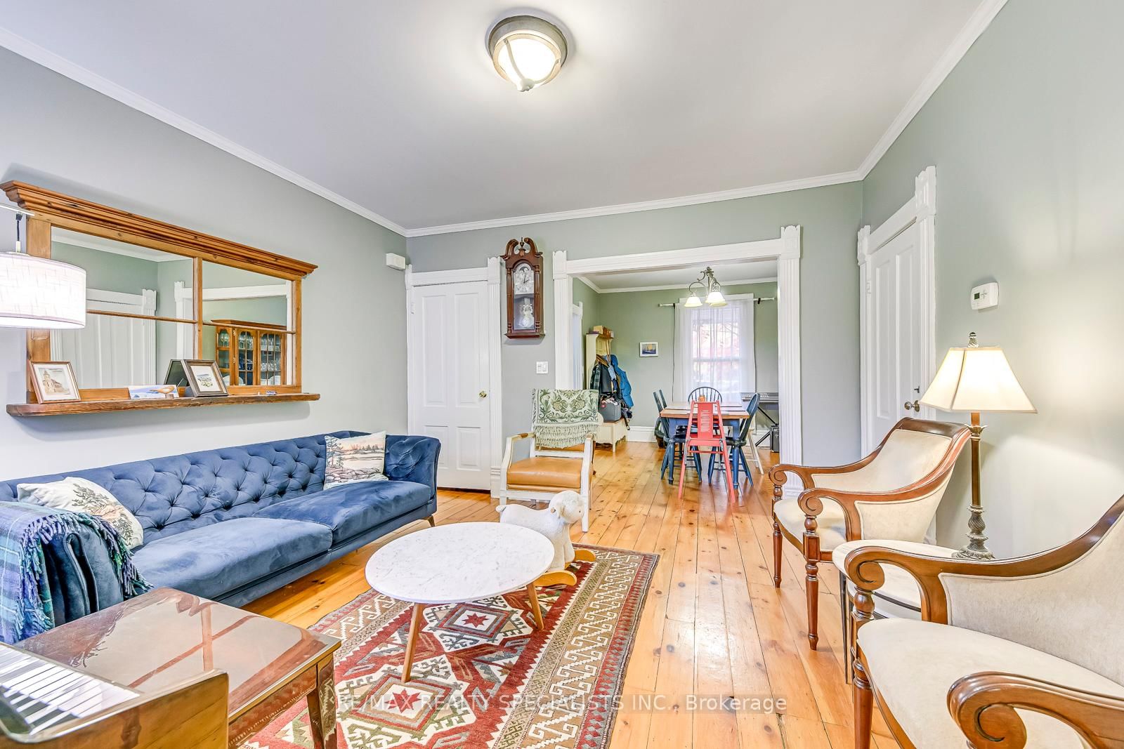 Listing Image 4