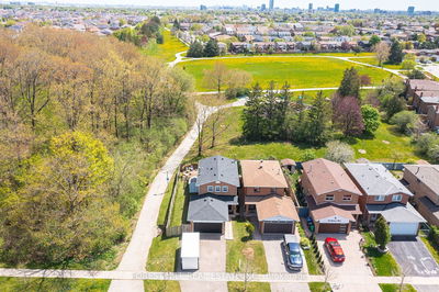 171 Simmons Blvd, Brampton - Madoc