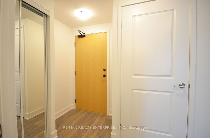 home for lease on 1601-202 Burnhamthorpe Road E
