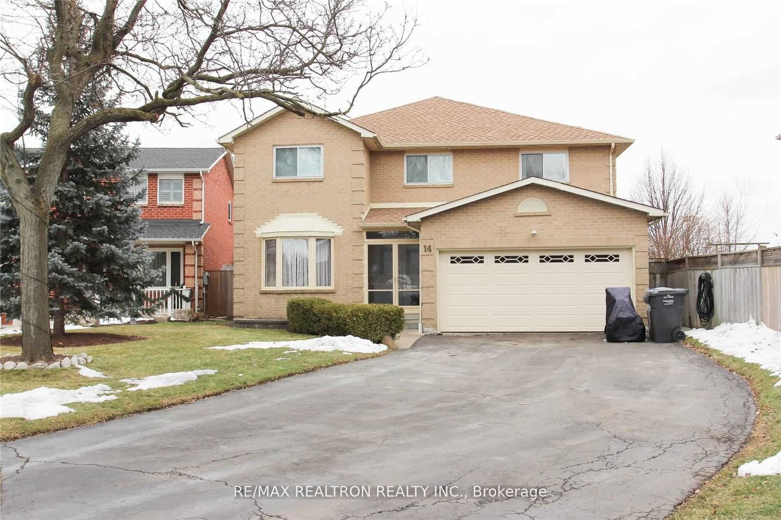 Building in 14 Creekview Court