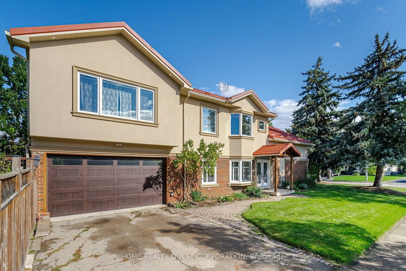 41 Bowshelm Crt, Mississauga, L5N 1K2 | Image 2