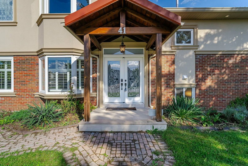 41 Bowshelm Crt, Mississauga, L5N 1K2 | Image 3