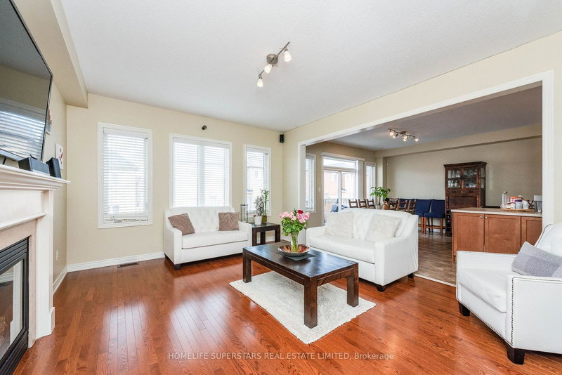 5 Amy Ave, Brampton, L6P 3L7 | Image 2