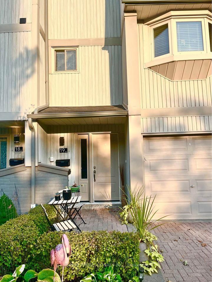 home for lease on 19-1020 Walden Circle