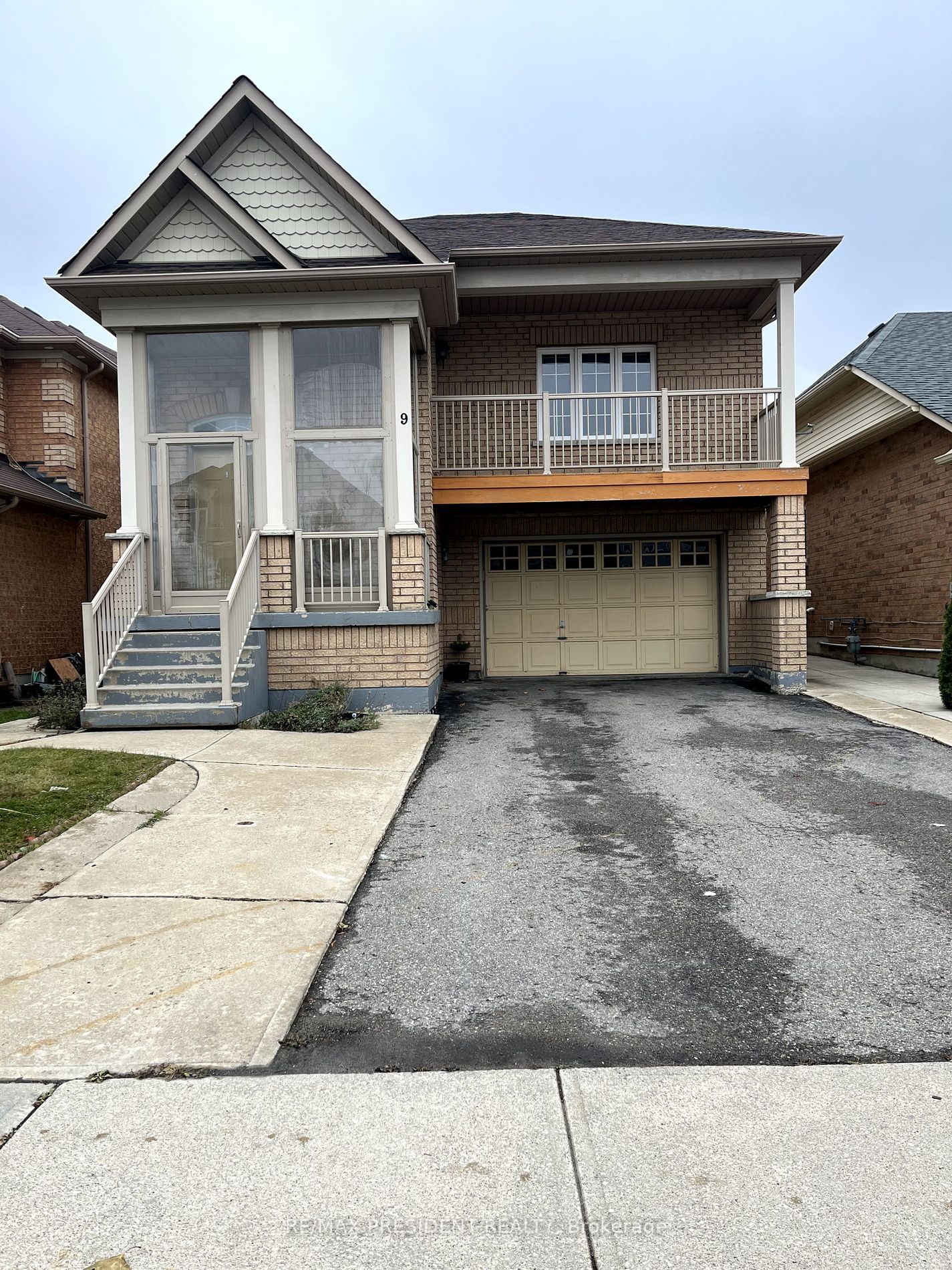 Detached House for lease at Upper-9 Denim Drive, Brampton, Bram East, L6P 1K4 - MLS: W10433642