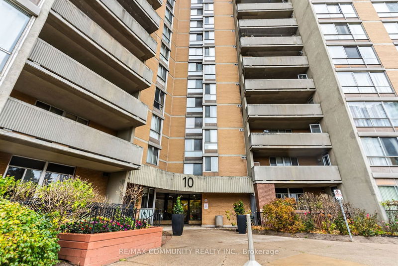 10 Martha Eaton Way #713, Toronto, Ontario (MLS W10441020)