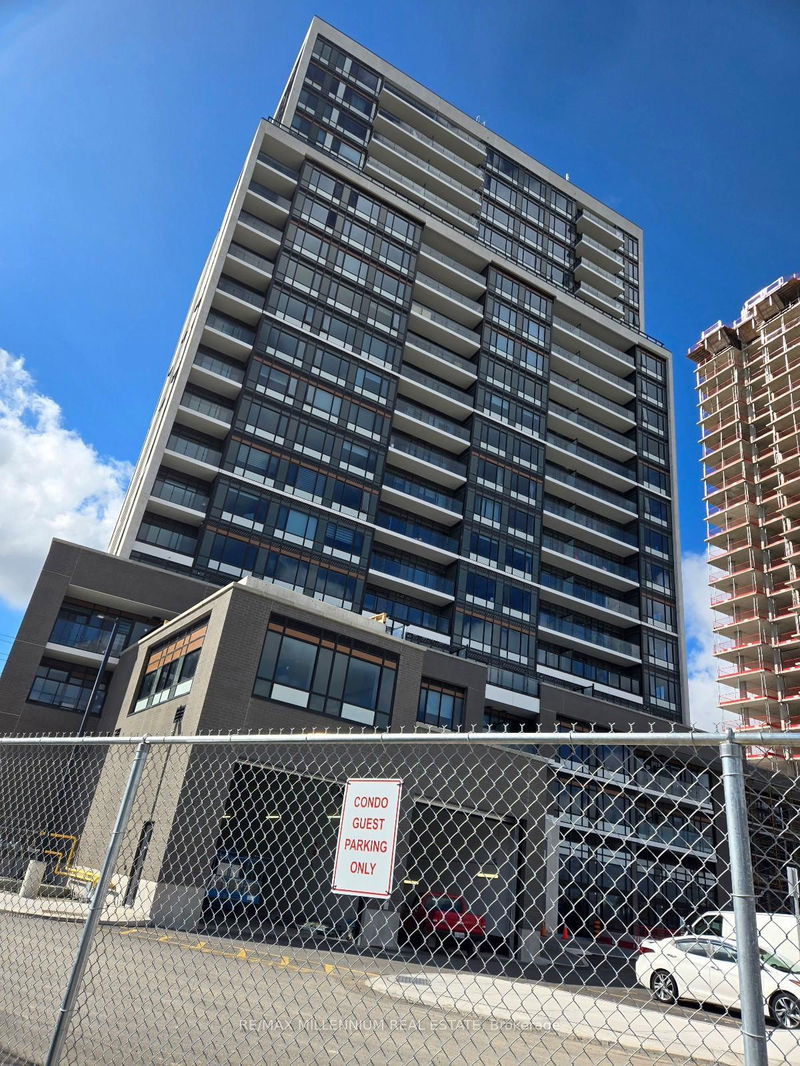 home for lease on 1906-8010 Derry Road