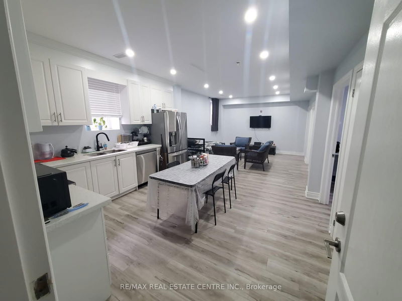 Unit bsmt — 16 Ixworth Circ, Brampton - Bram West image-0-0
