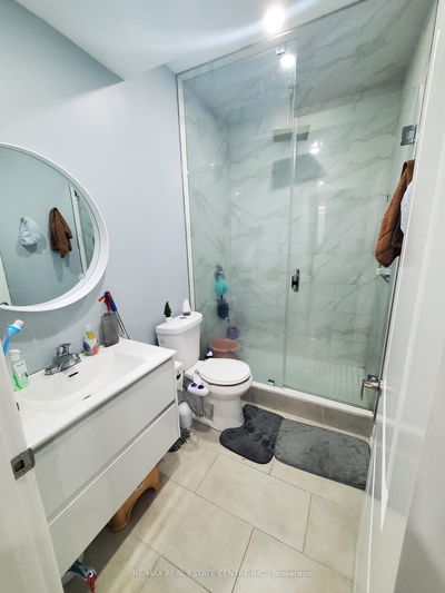 Unit bsmt — 16 Ixworth Circ, Brampton - Bram West image-0-3