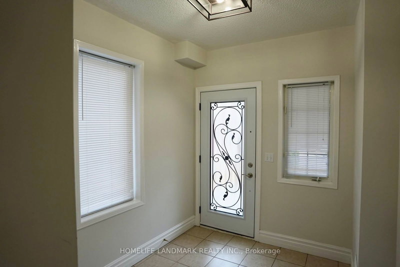 3406 Southwick St, Mississauga, L5M 7L5 | Image 3