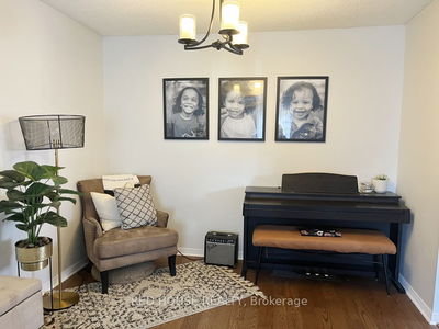36 Mount Pleasant Dr, Brampton - Heart Lake East image-0-2