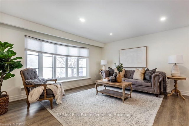 762 FROBISHER Boulevard