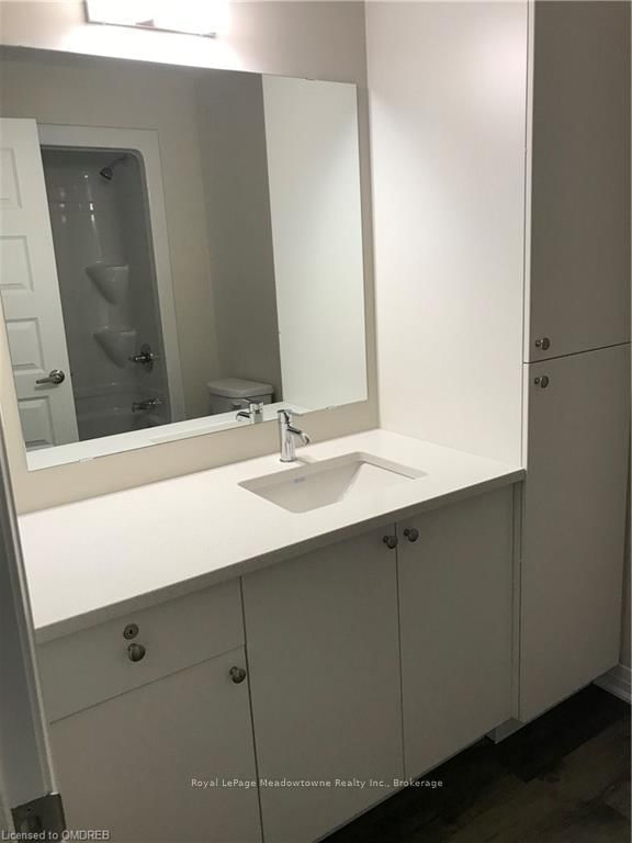 324 - 610 Farmstead Dr, Milton, L9T 8X5 | Image 3