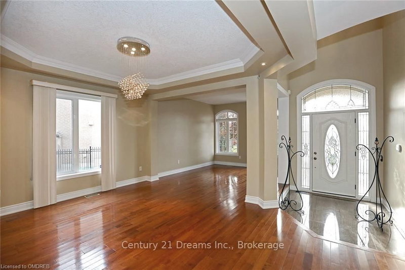 169 Spring Azure Cres, Oakville, L6L 6V7 | Image 2