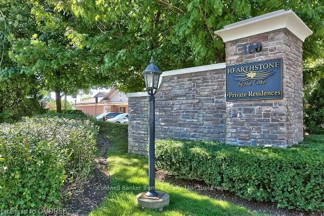 1217 - 100 Burloak Dr, Burlington, L7L 6P6 | Image 3